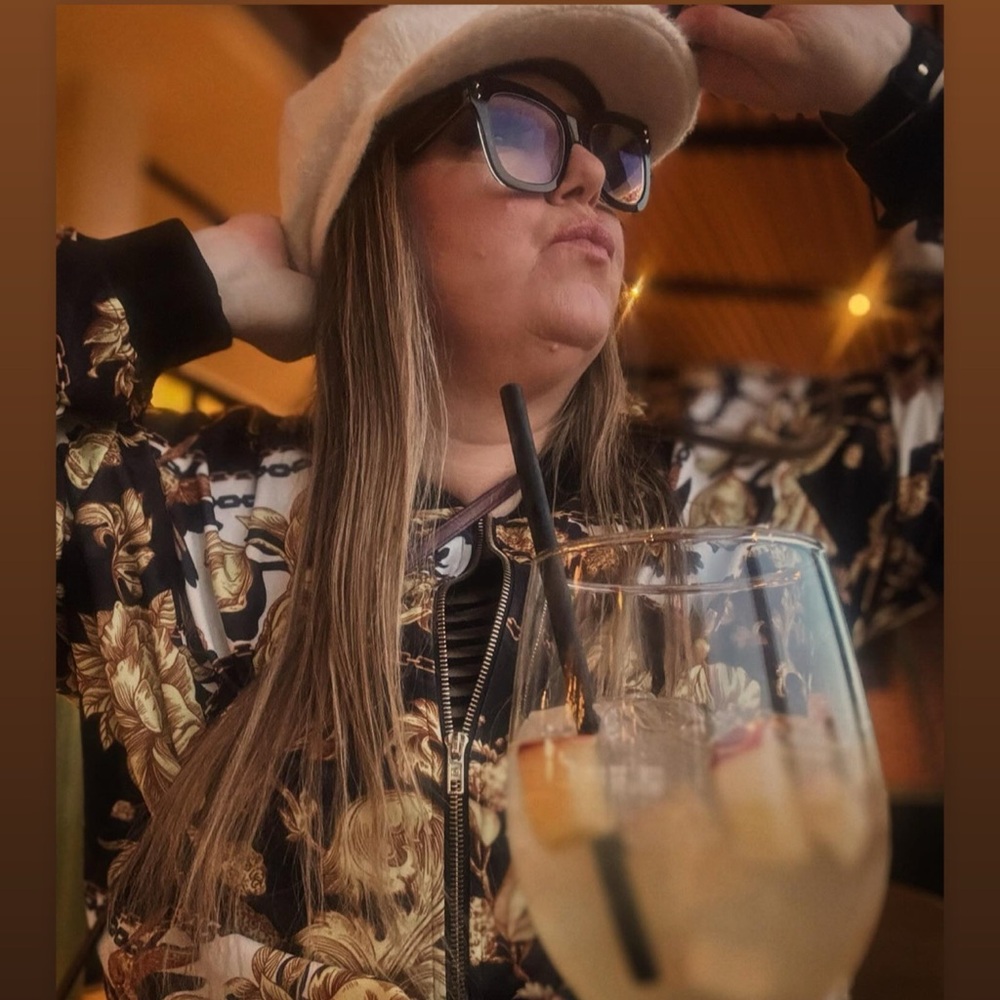 ✅Versace-style print plus size bomber jacket - Picture 8 of 12